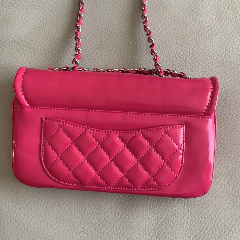 ✨HOST PICK✨CHANEL AUTH HOT PINK Patent Leather Bag - Picture 7 of 16